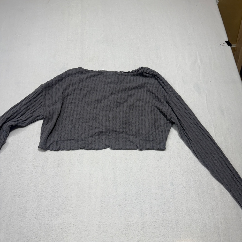 Urban Outfitters Dark Gray Buttoned Crop Top - Picture 4 of 4